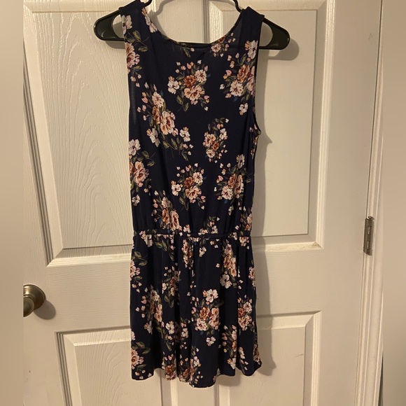 Maurice’s 24/7 Navy Floral Drawcord Pocket Sleeveless Romper | Size: XS - Picture 6 of 6